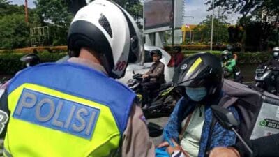 Satuan Lalu Lintas Polres Tangsel menggelar operasi Zebra sejak Senin 15 sampai 28 November 2021 mendatang.