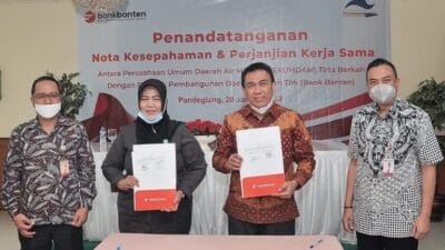 Bank Banten dan Perumdam Tirta Berkah menandatangani nota kesepahaman (MoU) terkait pembayaran layanan PDAM, Kamis 20 Januari 2022.