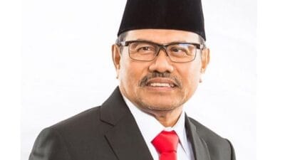 Perjalanan ibadah haji dan umrah ke Tanah Suci bagi Ummat Islam di mana pun berada tetap merupakan sebuah impian, walaupun seseorang sudah pernah melakukannnya beberapa kali.