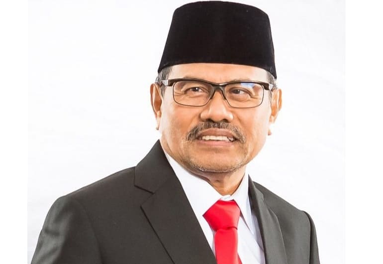 Perjalanan ibadah haji dan umrah ke Tanah Suci bagi Ummat Islam di mana pun berada tetap merupakan sebuah impian, walaupun seseorang sudah pernah melakukannnya beberapa kali.