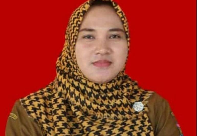 Atikah, seorang guru honorer SDN Ranca Iyuh IV, Kecamatan Panongan, Kabupaten Tangerang dikabarkan meninggal dunia usai mengalami pembengkakan jantung pasca melahirkan. Diduga Atikah meninggal dunia setelah tak bisa berobat karena tak memiliki uang karena honornya tak kunjung cair