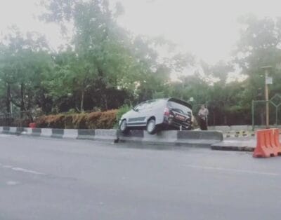 Putaran balik (U-Turn) di Jalan MH Thamrin, Cikokol, Kota Tangerang kerap memicu kecelakaan lalu lintas. Evaluasi dan pembenahan harus segera dilakukan