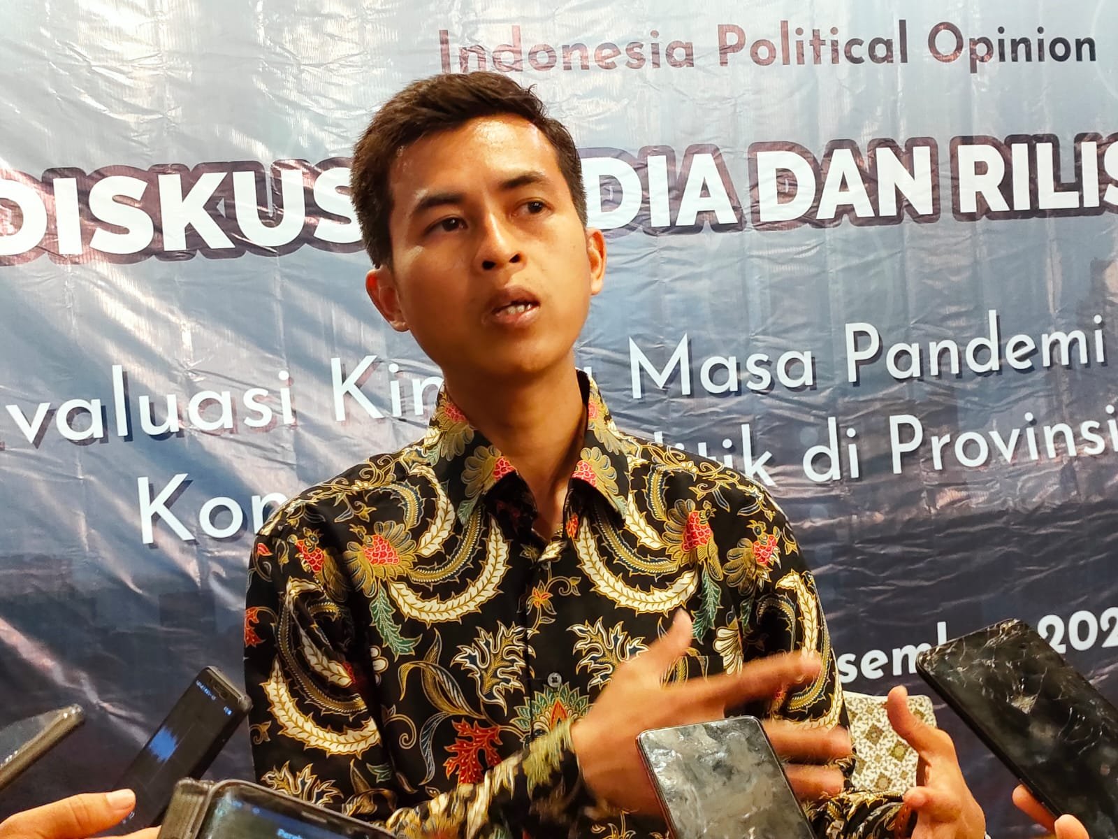 Indonesia Political Opinion (IPO) kembali mempublikasikan hasil penelitian opini publik terkait isu sosial kemasyarakatan dan konstelasi politik 2024. Penelitian itu secara khusus mengkaji persepsi publik di Jawa Barat.