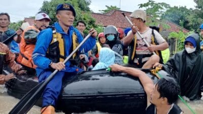 Sejumlah wilayah di Kabupaten Serang, Kota Serang dan Cilegon dilaporkan diterjang banjir, Selasa pagi 1 Maret 2022.