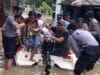 Sebanyak 13 desa di 8 Kecamatan di wilayah Kabupaten Pandeglang terendam banjir dengan ketinggian 50 sentimeter hingga 1 meter, Selasa 1 Maret
