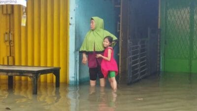 Warga Kelurahan Kunciran, Kecamatan Pinang, Kota Tangerang mengeluhkan wilayahnya yang kerap menjadi langganan banjir setiap hujan turun. Buruknya drainase menjadi salah satu penyebab lokasi itu sering banjir.