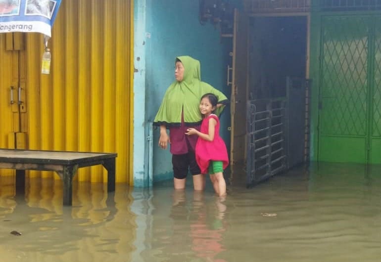 Warga Kelurahan Kunciran, Kecamatan Pinang, Kota Tangerang mengeluhkan wilayahnya yang kerap menjadi langganan banjir setiap hujan turun. Buruknya drainase menjadi salah satu penyebab lokasi itu sering banjir.