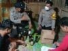 Polres Pandeglang dan Polsek jajaran menyita 554 botol minuman keras (miras) operasi Bina Kusuma Maung 2022, Minggu, 27 Maret 2022.