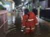 Sejumlah wilayah di Kota Tangerang tergenang air hingga banjir akibat hujan deras dengan intensitas tinggi yang melanda sejak pukul 15.30 WIB