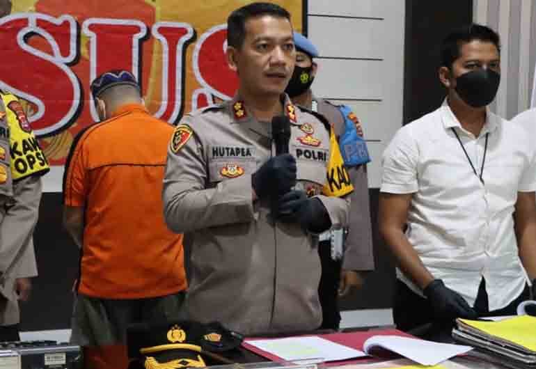 Polres Serang Kota menetapkan Chavchay Saefullah, Ketua Dewan Kesenian Banten (DKB) periode 2015-2018 sebagai tersangka korupsi dana hibah dari Pemprov Banten tahun 2017 sebesar Rp800 juta. Chavchay disangkakan merugikan keuangan negara Rp334 juta.