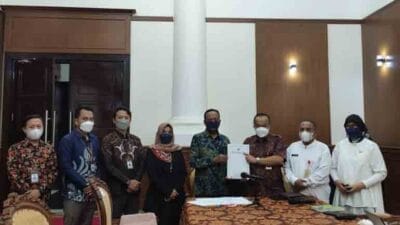 Ombudsman RI menilai, kepatuhan Pemerintah Provinsi Banten terhadap Standar Pelayanan Publik pada tahun 2021 turun ke zona kuning.