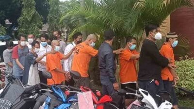 Polda Banten berhasil mengamankan 50 unit sepeda motor dan 9 mobil curian dalam operasi Jaran Maung 2022.