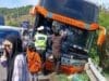 Tabrakan beruntun terjadi di ruas Jalan Tol Tangerang - Merak km 95 A arah Merak, tepatnya di Kecamatan Grogol, Cilegon, Jumat 29 April 2022.