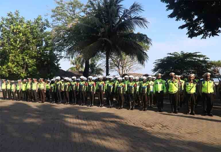 Polda Banten telah menyiapkan tiga skenario untuk mengantisipasi kemacetan di jalur wisata yang diprediksi akan mulai dipadati wisatawan pada hari ini, Selasa 3 Mei 2022.