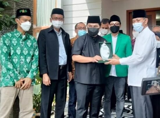 Menteri BUMN Erick Thohir dijadwalkan hadir pada acara Halal Bihalal 1443 H dan Milad ke-109 Mathla’ul Anwar yang akan diselenggarakan oleh Pengurus Besar Mathla’ul Anwar (PBMA) pada 11 Mei 2022 di Komplek Perguruan Mathla’ul Anwar Pusat Menes, Pandeglang, Banten.