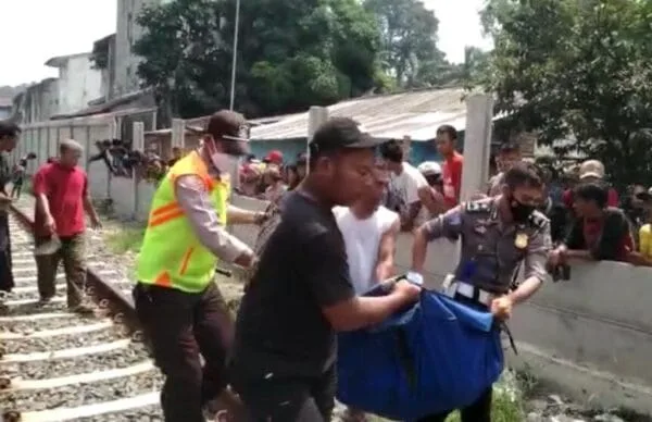 Gadis 18 Tahun Tewas Tertabrak Kereta di Cilegon