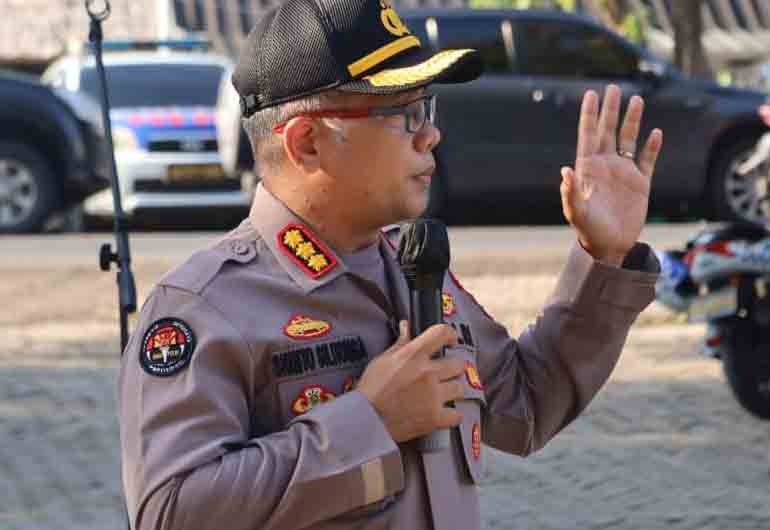 Polda Banten menurunkan Brimob untuk melakukan pengamanan di jalur wisata pantai yang diprediksi mulai dipadati pengunjung mulai hari ini, Selasa 3 Mei 2022.