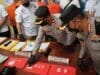 Satuan Reserse Narkoba Polres Kota Serang mengungkap peredaran narkoba dan obat-obatan ilegal. Empat orang tersangka berhasil diamankan.