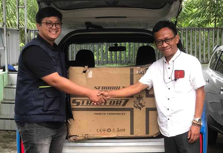 Universitas Multimedia Nusantara memberikan hibah generator set (genset) dengan kapasitas pakai daya listrik 5000 Watt kepada Gugus Mitigasi Lebak Selatan.