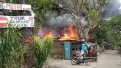 Lapak Limbah di Curug Tangerang Ludes Terbakar