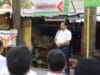 Disperindagkop) Kota Tangerang telah melakukan transformasi terhadap warung rakyat tradisional menjadi warung rakyat berbasis digital dengan sebutan Warung Qta di 13 Kecamatan di Kota Tangerang.