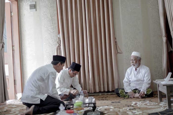 Sebelum Daftar Pilkada, Iing Sowan ke Ulama di Pandeglang