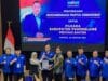 Dewan Pengurus Pusat (DPP) Partai Demokrat secara resmi mengumumkan dukungan untuk pasangan calon bupati dan wakil bupati Pandeglang, Raden Dewi Setiani dan Iing Andri Supriadi, dalam ajang Pilkada serentak 2024.