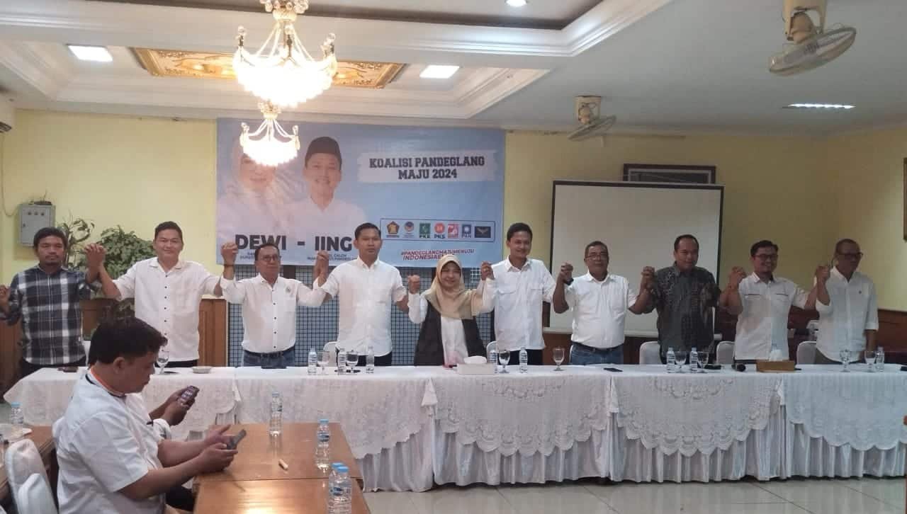 Pasangan bakal calon bupati dan wakil bupati Pandeglang, Rd Dewi Setiani dan Iing Andri Supriadi, yang mendapat dukungan dari delapan partai politik, termasuk Gerindra, Demokrat, PKS, PKB, Nasdem, PAN, PSI, dan Garuda, bersiap untuk mendaftarkan diri ke Komisi Pemilihan Umum (KPU) Pandeglang pada hari Rabu, 28 Agustus 2024.