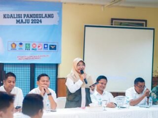 Pasangan calon bupati dan wakil bupati Kabupaten Pandeglang untuk Pilkada 2024, Rd Dewi Setiani dan Iing Andri Supriadi, telah menjadwalkan pendaftaran mereka di Komisi Pemilihan Umum (KPU) Pandeglang pada Rabu, 28 Agustus 2024, sekitar pukul 13.30 WIB.