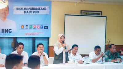 Pasangan calon bupati dan wakil bupati Kabupaten Pandeglang untuk Pilkada 2024, Rd Dewi Setiani dan Iing Andri Supriadi, telah menjadwalkan pendaftaran mereka di Komisi Pemilihan Umum (KPU) Pandeglang pada Rabu, 28 Agustus 2024, sekitar pukul 13.30 WIB.