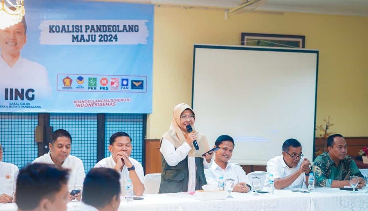 Pasangan calon bupati dan wakil bupati Kabupaten Pandeglang untuk Pilkada 2024, Rd Dewi Setiani dan Iing Andri Supriadi, telah menjadwalkan pendaftaran mereka di Komisi Pemilihan Umum (KPU) Pandeglang pada Rabu, 28 Agustus 2024, sekitar pukul 13.30 WIB.