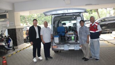 Perjuangan Abraham Garuda Laksono, Anggota DPRD Provinsi Banten, yang bertekad membantu satu unit ambulans untuk Gereja St. Helena di Tangerang terealisasi. Berkat dukungan dari Komisi VI DPR RI dan Pelindo, bantuan ini diserahkan secara simbolis pada hari Minggu, 22 September 2024.