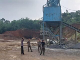 Satpol PP) Kabupaten Pandeglang menggelar inspeksi mendadak (sidak) di batching plant PT Patia Putra Mandiri yang berlokasi di Kampung Lebak Sereh, Kelurahan Kadumerak, Kecamatan Karangtanjung pada Senin (30/9/2024)