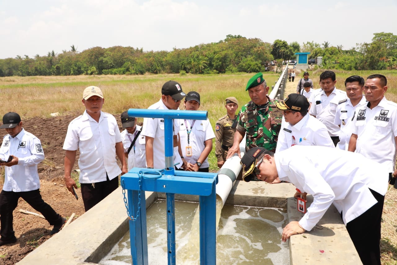 Pj Bupati Tangerang, Andi Ony, meresmikan Daerah Irigasi 1, 2, dan 3 di Kecamatan Kemiri, sebagai upaya meningkatkan infrastruktur pertanian dan ketahanan pangan bagi masyarakat tani.