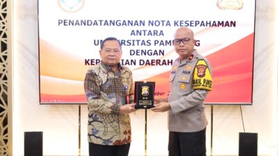 Polda Banten bersama Universitas Pamulang telah menjalin kerjasama yang mencakup penyelenggaraan pendidikan, pelatihan, pengkajian, penelitian, pengabdian kepada masyarakat, serta penguatan dan pengembangan kelembagaan. Acara penandatanganan kerjasama ini berlangsung di Ruang Maung Lounge Polda Banten, Rabu, 23 Oktober 2024.