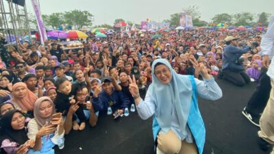 Intan Nurul Hikmah, Calon Wakil Bupati Tangerang, berkomitmen untuk meningkatkan program pengobatan gratis melalui Universal Health Coverage (UHC) bagi masyarakat. Dalam pernyataannya, ia menekankan pentingnya akses layanan kesehatan, penyediaan ambulans di setiap desa, dan peran aktif puskesmas untuk memastikan kesehatan masyarakat Kabupaten Tangerang terjaga dengan baik.