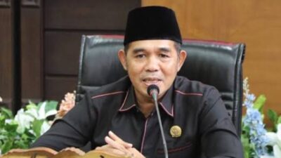 Calon Bupati Pandeglang, Fitron Nur Ikhsan, dituduh melakukan pembohongan publik terkait utang RSUD Berkah sebesar Rp46 miliar. Dalam debat publik, Fitron menyatakan bahwa utang rumah sakit kepada PMI dan vendor obat masih besar, padahal utang tersebut sudah lunas dan tersisa Rp26 miliar. Simak fakta lengkapnya di sini