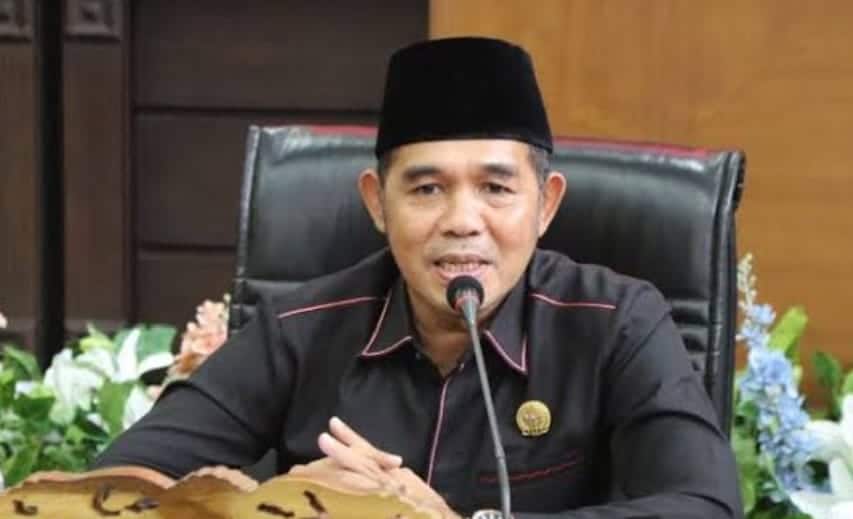Calon Bupati Pandeglang, Fitron Nur Ikhsan, dituduh melakukan pembohongan publik terkait utang RSUD Berkah sebesar Rp46 miliar. Dalam debat publik, Fitron menyatakan bahwa utang rumah sakit kepada PMI dan vendor obat masih besar, padahal utang tersebut sudah lunas dan tersisa Rp26 miliar. Simak fakta lengkapnya di sini
