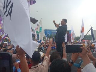 Ribuan pendukung Maesyal Rasyid dan Intan Nurul Hikmah memeriahkan kampanye akbar di Citra Raya pada 16 November 2024. Acara dimeriahkan oleh artis terkenal dan dihadiri oleh relawan serta 14 partai politik, menunjukkan dukungan kuat untuk paslon nomor urut 2 dalam Pilkada Kabupaten Tangerang.