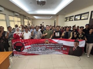 Dalam upaya menanggulangi tingginya angka kekerasan terhadap perempuan di Banten, Abraham Garuda Laksono, Anggota DPRD dari Fraksi PDI Perjuangan, mengajak umat Katolik di Gereja Santa Nikodemus untuk aktif mengkritisi Raperda Perlindungan Perempuan dan Anak. Kegiatan sosialisasi ini bertujuan meningkatkan kesadaran dan dukungan masyarakat terhadap perlindungan hak-hak perempuan dan anak di Provinsi Banten.