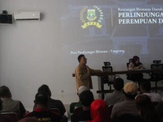 Raperda Perlindungan Perempuan & Anak Banten, wujud nyata Trisakti Bung Karno! Anggota DPRD Abraham Garuda Laksono jelaskan implementasinya untuk menciptakan Indonesia yang berdaulat, berdikari, dan berkepribadian.