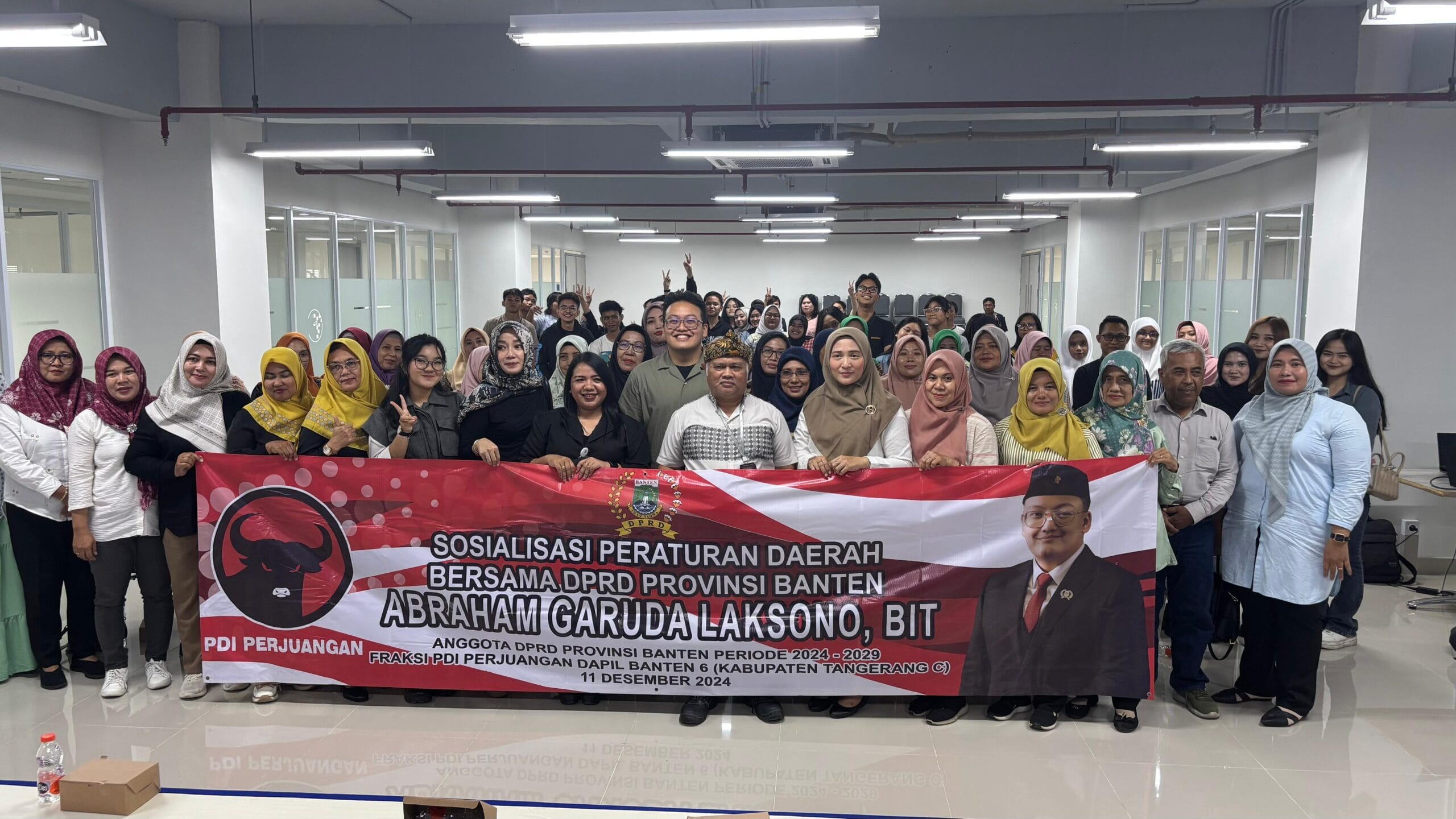 Anggota DPRD Banten, Abraham Garuda Laksono, menekankan kebutuhan akan keterlibatan aktif seluruh civitas akademika dalam usaha mencegah kekerasan seksual di kampus.