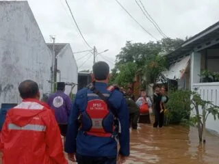 Banjir Terjang Tangerang: Ratusan Keluarga Mengungsi di Pasar Kemis dan Rajeg