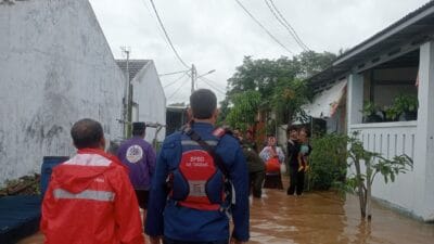 Banjir melanda Tangerang, merendam Pasar Kemis dan Rajeg. Ratusan keluarga mengungsi akibat curah hujan ekstrem