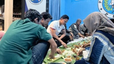 Menyambut tahun baru 2025, Wakil Bupati Pandeglang terpilih, Iing Andri Supriadi, mengadakan acara bacakan bersama wartawan di Kabupaten Pandeglang. Acara ini diisi dengan pengajian dan tasyakuran sebagai bentuk refleksi dan sinergi antar wartawan untuk mewujudkan jurnalisme yang berkualitas.