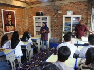 Siswa PKBM Tan Malaka siap menghadapi era digital berkat pelatihan teknologi informasi dan komunikasi dari Universitas Gunadarma