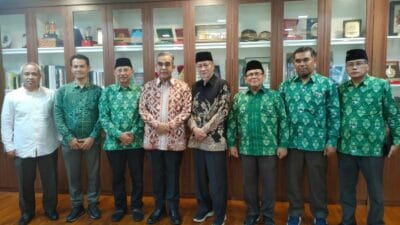 Pengurus Besar Mathla'ul Anwar (PBMA) melakukan silaturahim dengan Ketua MPR-RI Ahmad Muzani untuk membahas kontribusi organisasi dalam pendidikan dan ketahanan pangan.