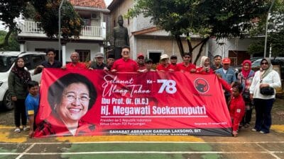 Abraham Garuda Laksono, Anggota DPRD Provinsi Banten, memimpin perayaan ulang tahun Ibu Megawati Soekarnoputri di Kabupaten Tangerang