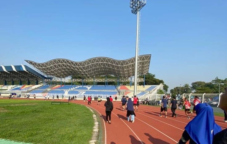 Stadion Benteng Tangerang adalah ikon bersejarah di Kota Tangerang, Provinsi Banten, yang berperan penting dalam perkembangan olahraga, khususnya sepak bola