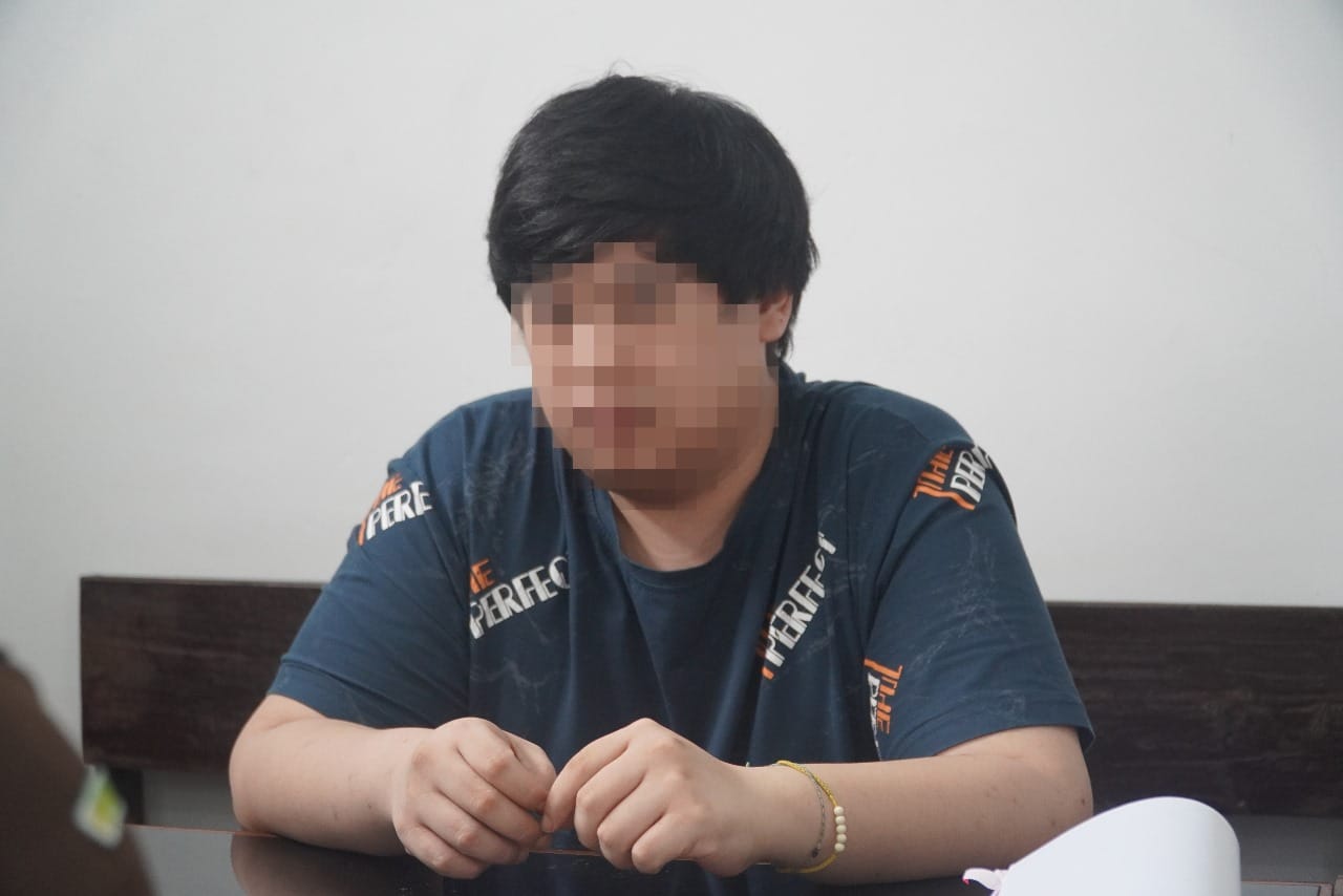 Seorang pria WNA asal Malaysia berinisial NZE ditangkap di Indonesia karena menyelundupkan obat terlarang jenis Etimodate